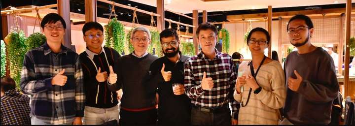 Group Members Having Weiya